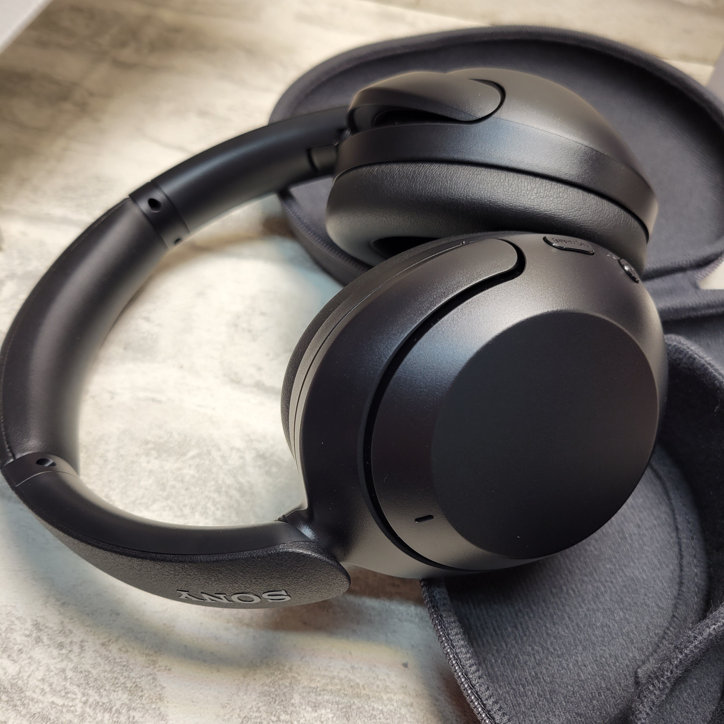 Sony WH-XB910N EXTRA BASS Noise Cancelling Headphones, Wireless Bluetooth Over the Ear Headset with Microphone and Alexa Voice Control, Black (7782032900334)